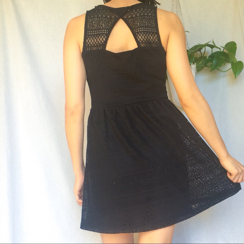 Crochet Lace Keyhole Back Fit and Flare Dress M